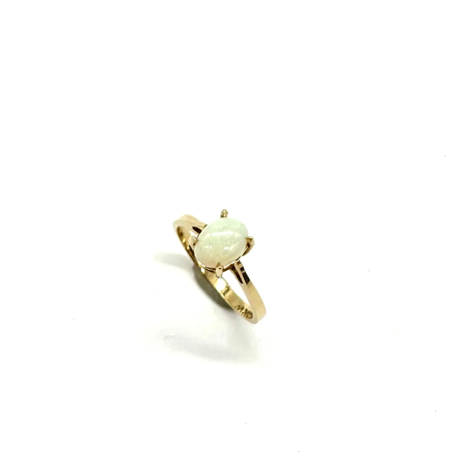 10k Yellow Gold Oval Opal Ring