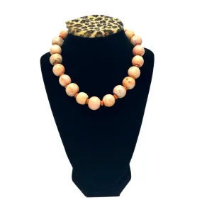 ANNETTE MARIE Vintage Hand-Knotted Coral Beaded Necklace