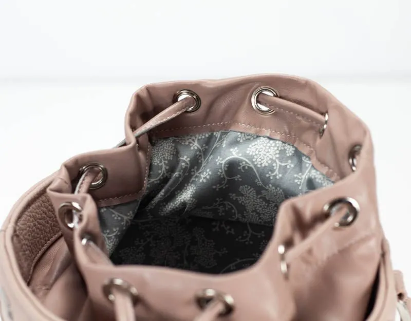 Helon bucket bag - Handwoven powder pink leather