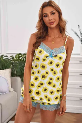 Lounge-Set aus Camisole und Shorts mit Sonnenblumen-Spitzenbesatz